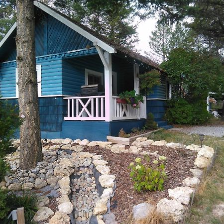 Fairmont Mountain Bungalows Фэрмонт-Хот-Спрингс Экстерьер фото