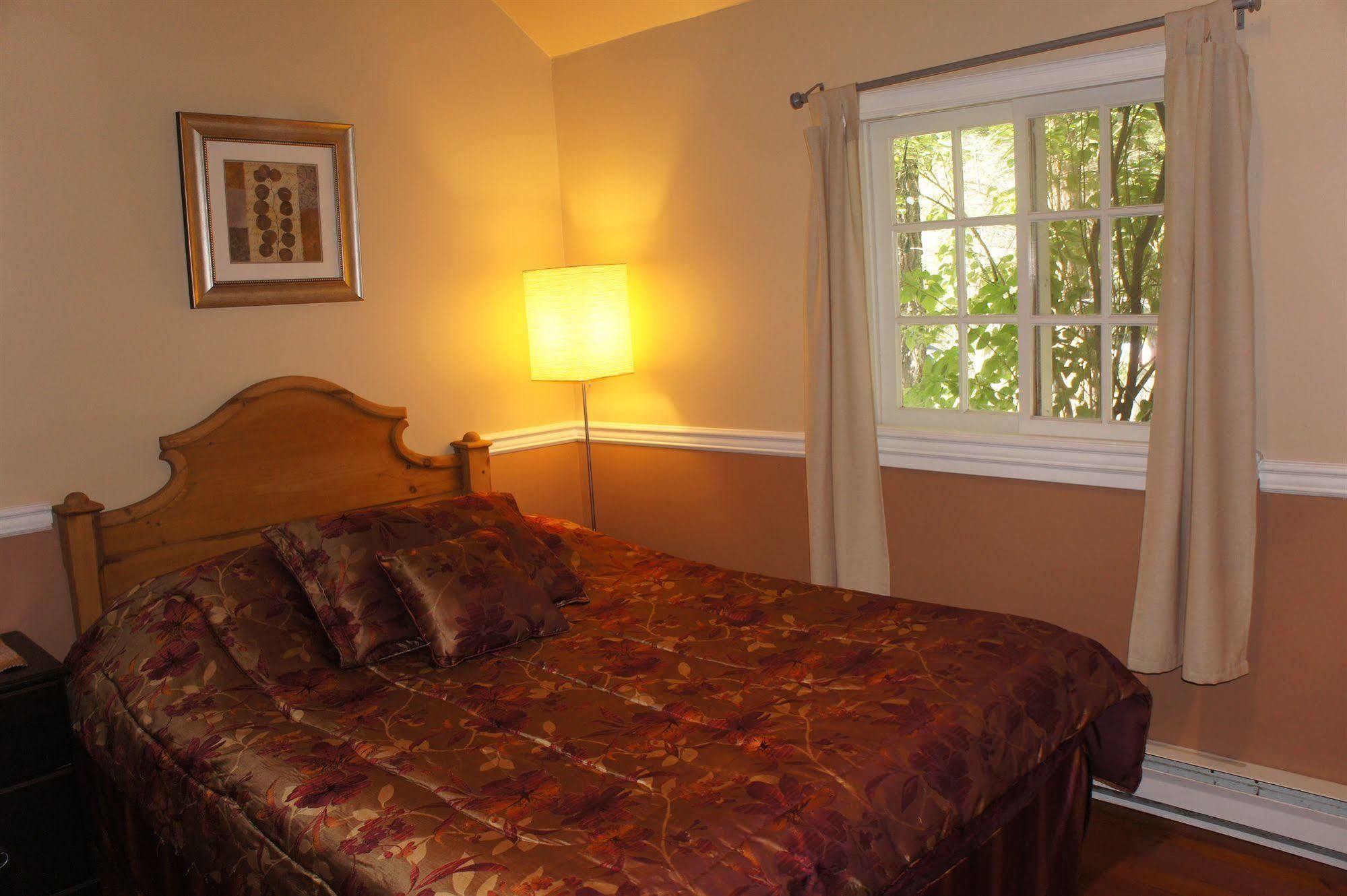 Fairmont Mountain Bungalows Фэрмонт-Хот-Спрингс Экстерьер фото