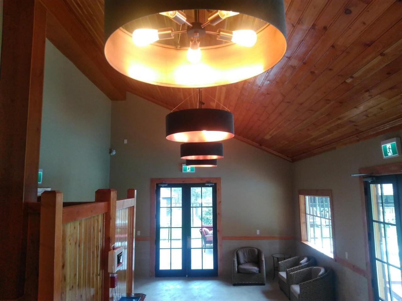 Fairmont Mountain Bungalows Фэрмонт-Хот-Спрингс Экстерьер фото