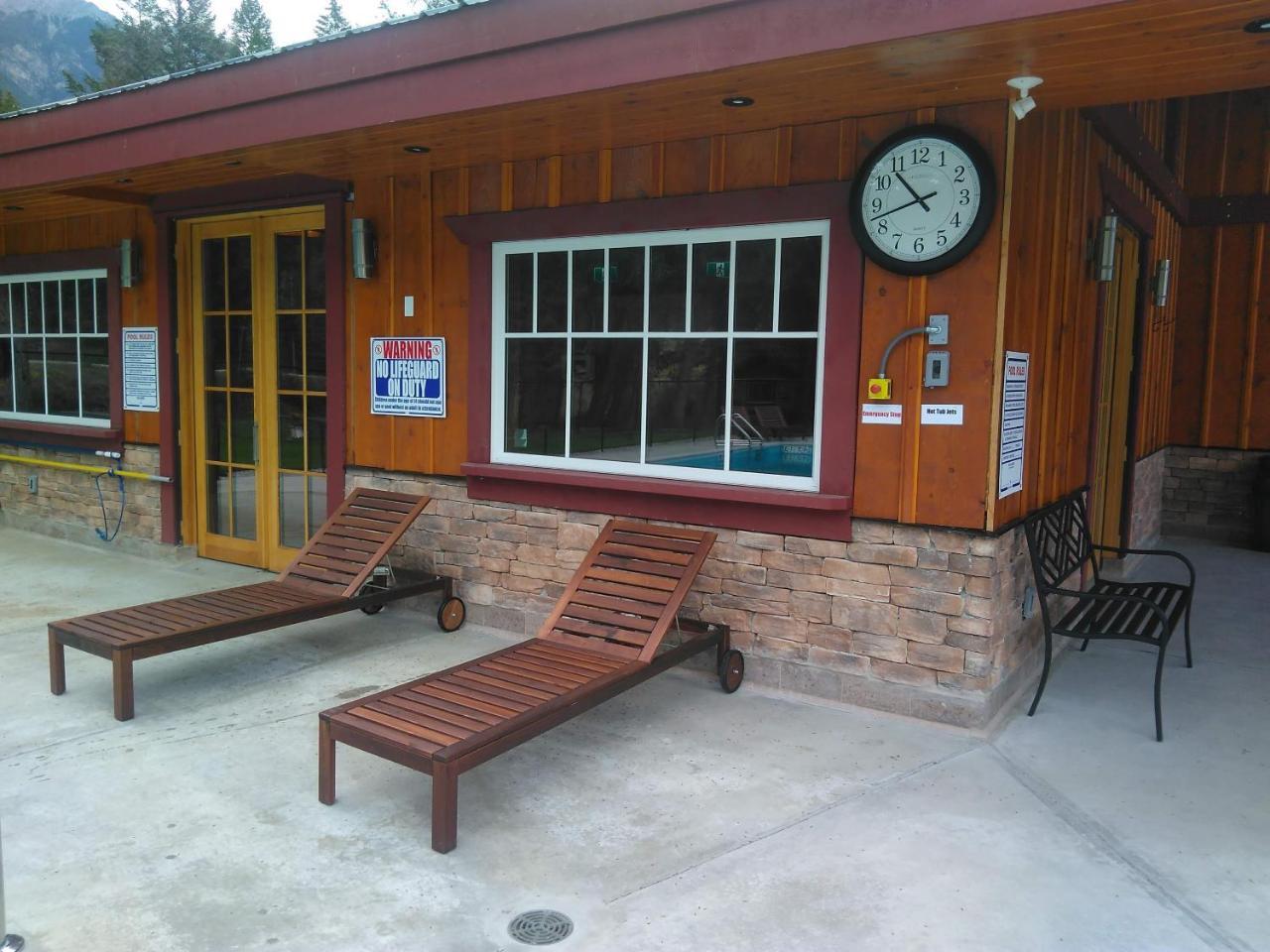 Fairmont Mountain Bungalows Фэрмонт-Хот-Спрингс Экстерьер фото